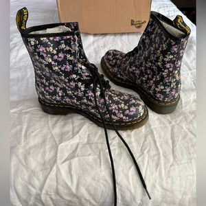 Dr. Martens - Mini Tydee 1460 Boots